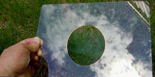 Illustration for article titled Your Next Smartphone Screen Will Be Able to Disinfect Itself